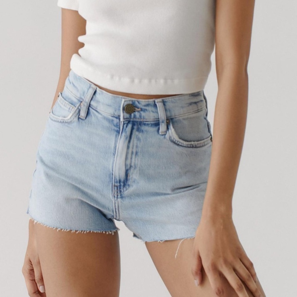Nwt Urban Outfitters Bdg High Waisted Girlfriend Shorts Light Wash